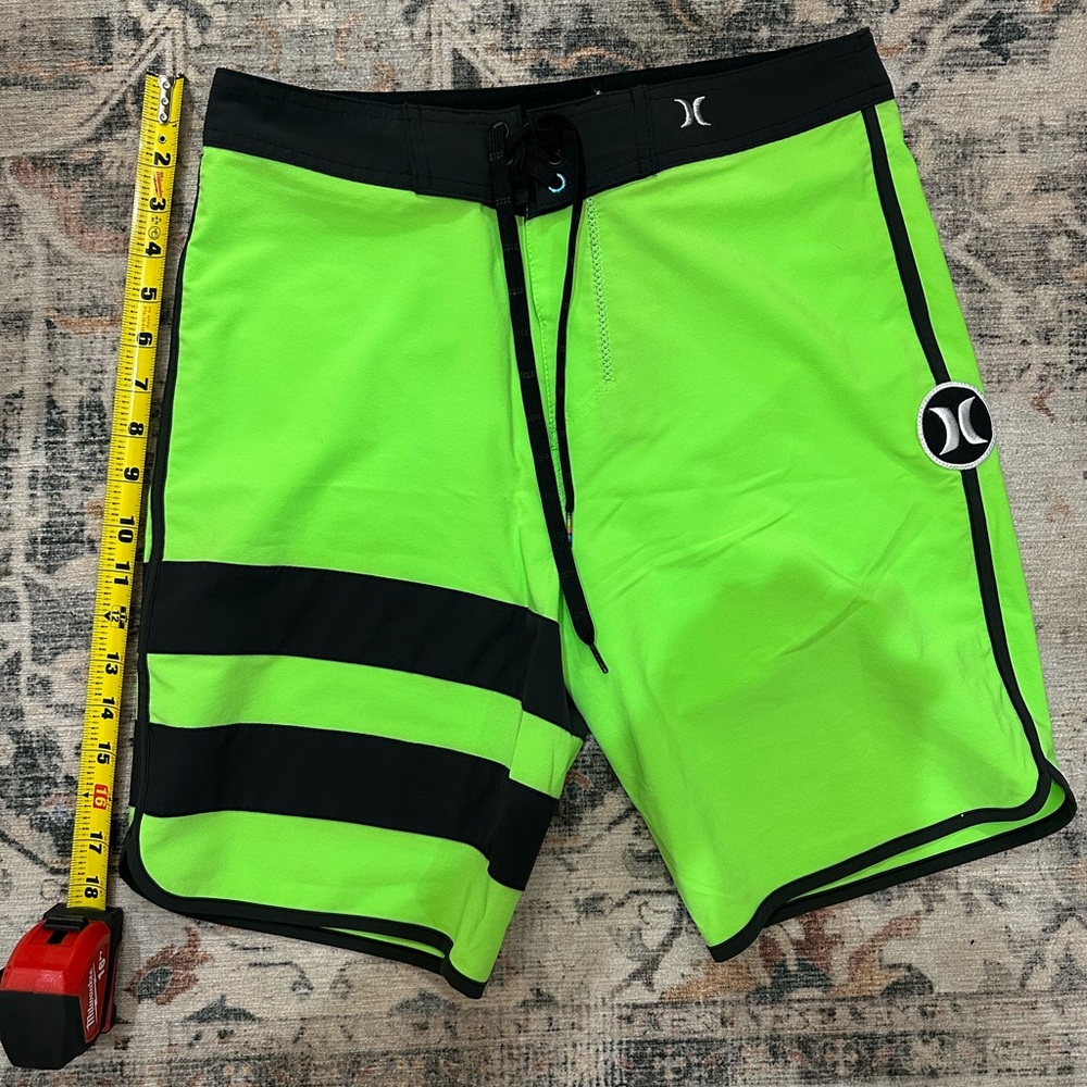 Vintage Hurley Phantom men’s swim shorts size 28